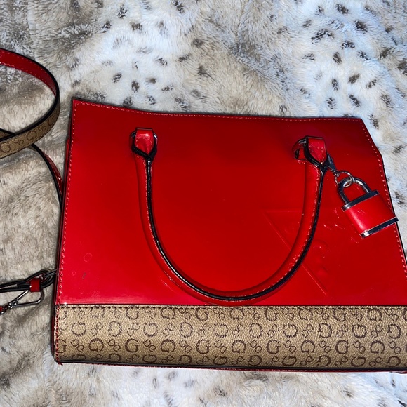 Red purses - Picture 1 of 5